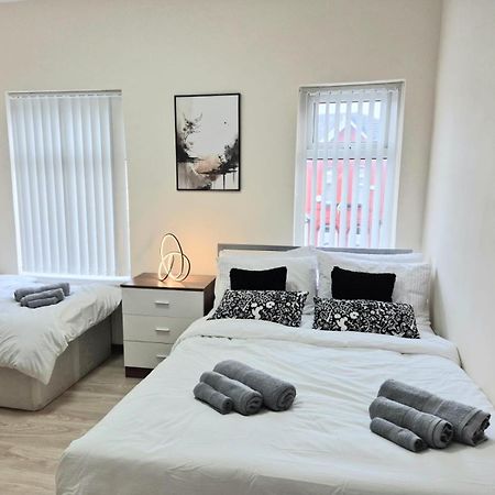 Rooms In Manchester 6 Minutes Drive To Victoria Station Εξωτερικό φωτογραφία
