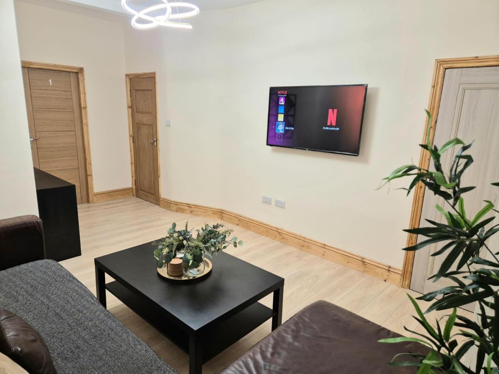 Rooms In Manchester 6 Minutes Drive To Victoria Station Εξωτερικό φωτογραφία