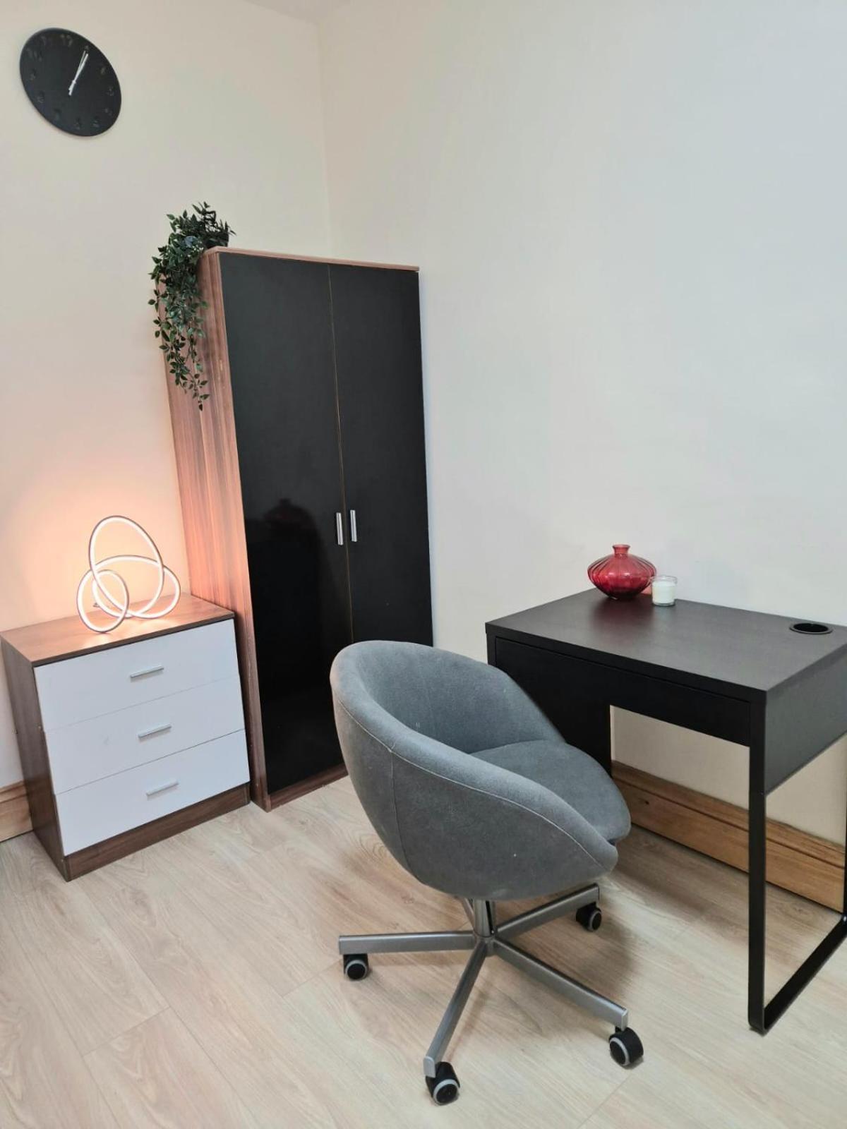 Rooms In Manchester 6 Minutes Drive To Victoria Station Εξωτερικό φωτογραφία