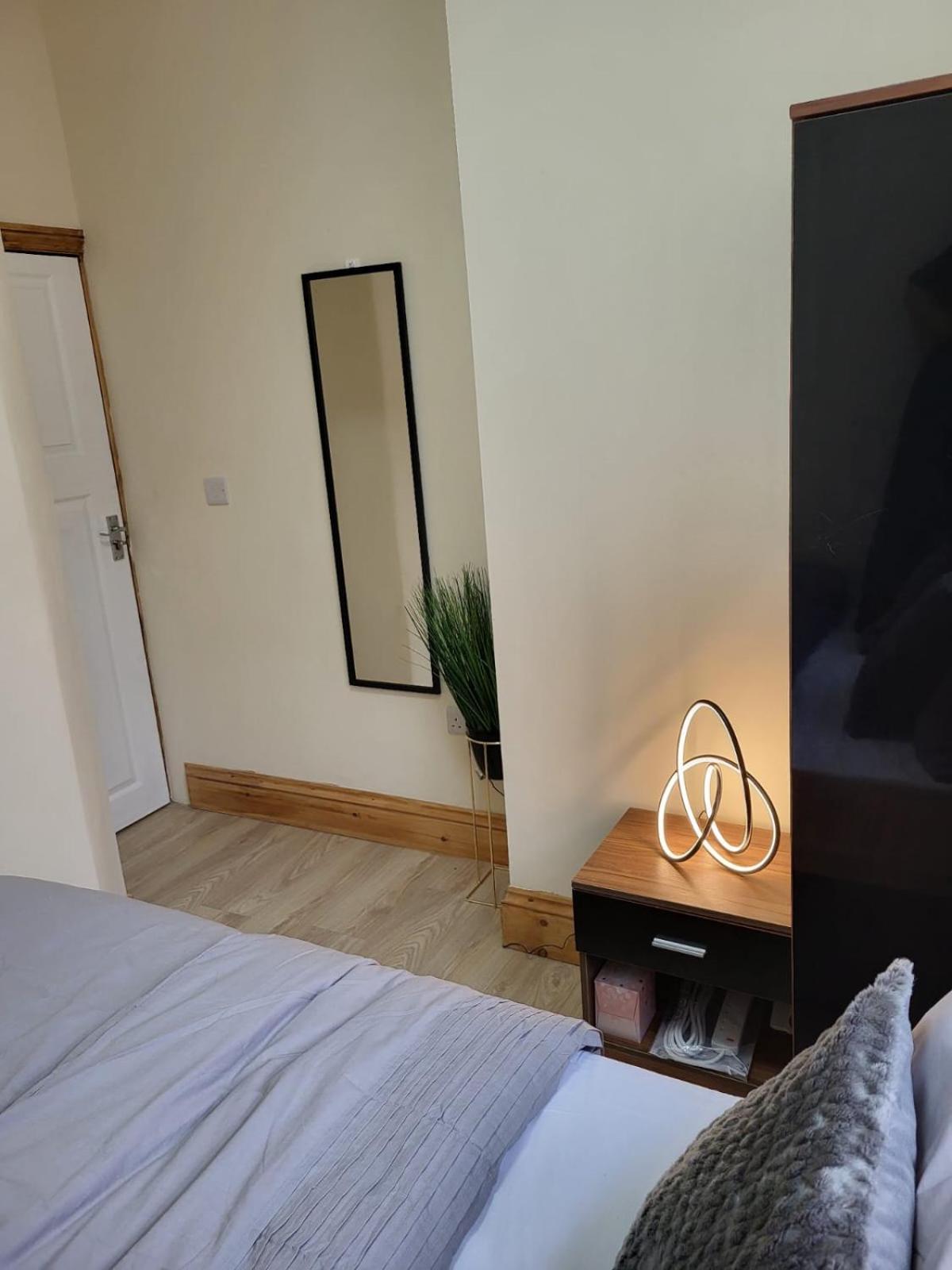 Rooms In Manchester 6 Minutes Drive To Victoria Station Εξωτερικό φωτογραφία