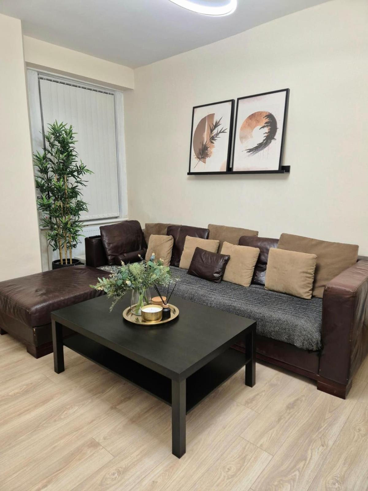 Rooms In Manchester 6 Minutes Drive To Victoria Station Εξωτερικό φωτογραφία